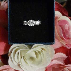 NWOT Diamonique ring